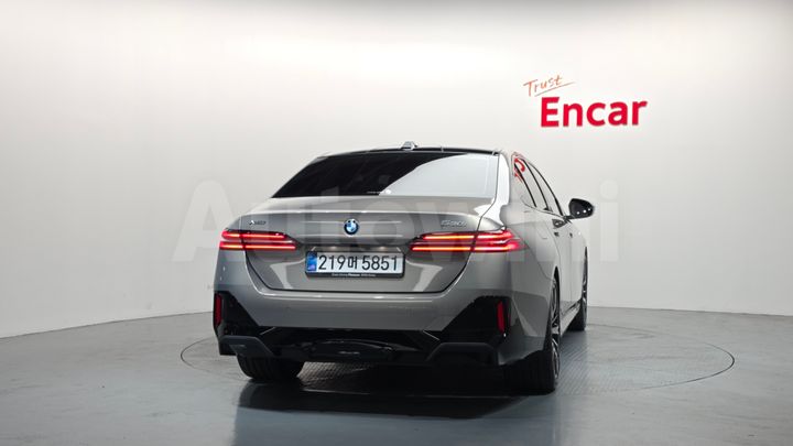 BMW 5 Series 2025 — 4