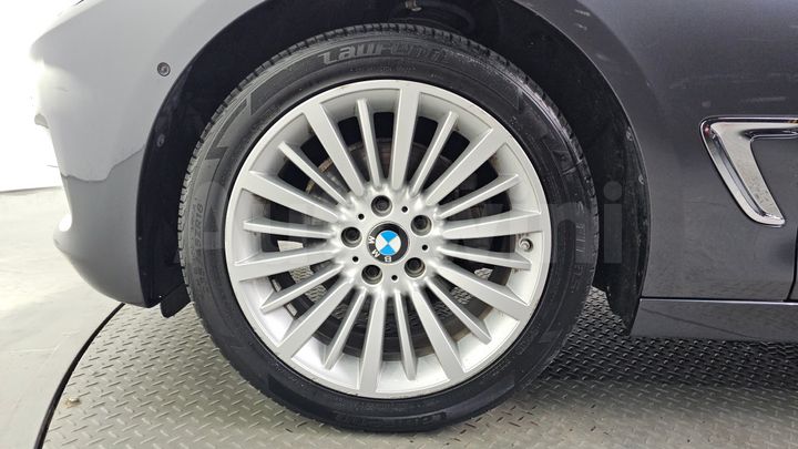 BMW 3 Series 2020 — 5