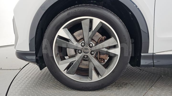 Audi Q4