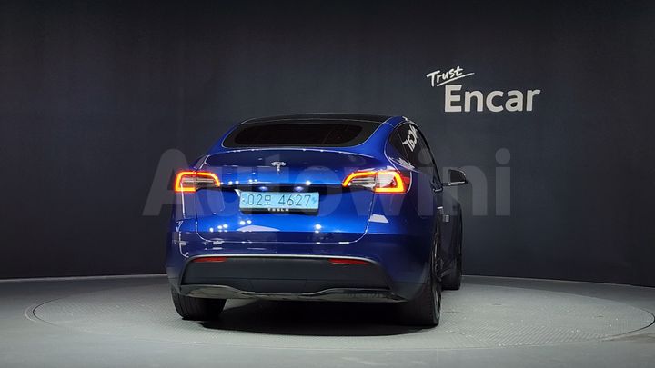 Tesla Model Y 2024 — 4