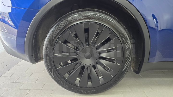 Tesla Model Y 2024 — 5