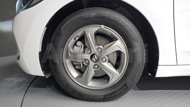 Hyundai Avante 2017 — 5