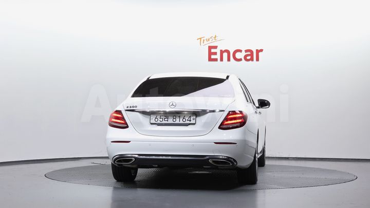 Mercedes-Benz E Class 2017 — 4