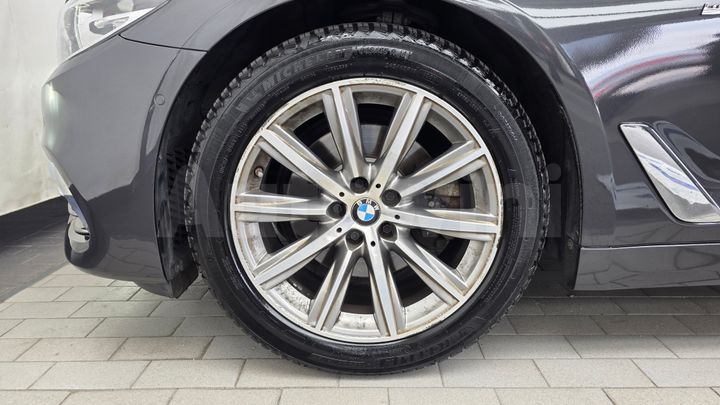 BMW 5 Series 2018 — 5