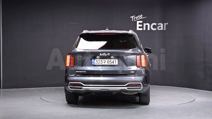 Kia Sorento 2023 — 4