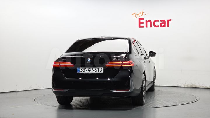 BMW 5 Series 2026 — 4