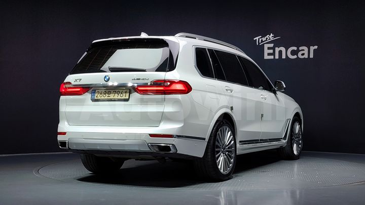 BMW X7 2021 — 2