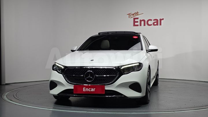 Mercedes-Benz E Class 2025 — 3