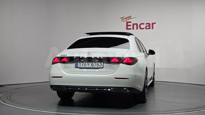 Mercedes-Benz E Class 2025 — 4