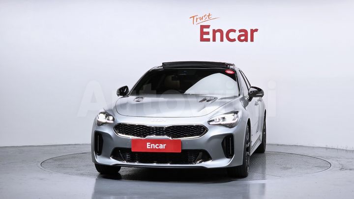 Kia Stinger 2023 — 3