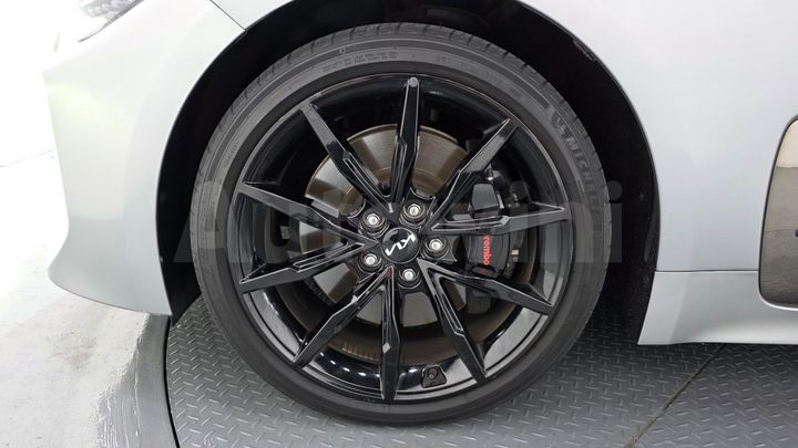 Kia Stinger 2023 — 5
