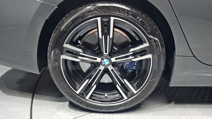 BMW 3 Series 2025 — 4