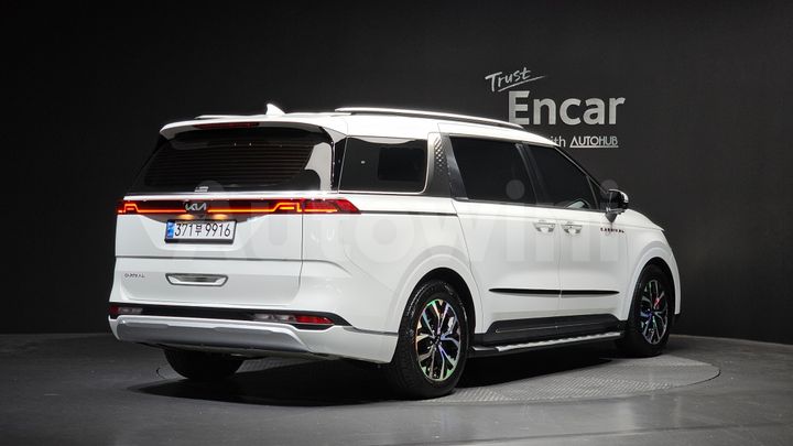 Kia Carnival 2023 — 2
