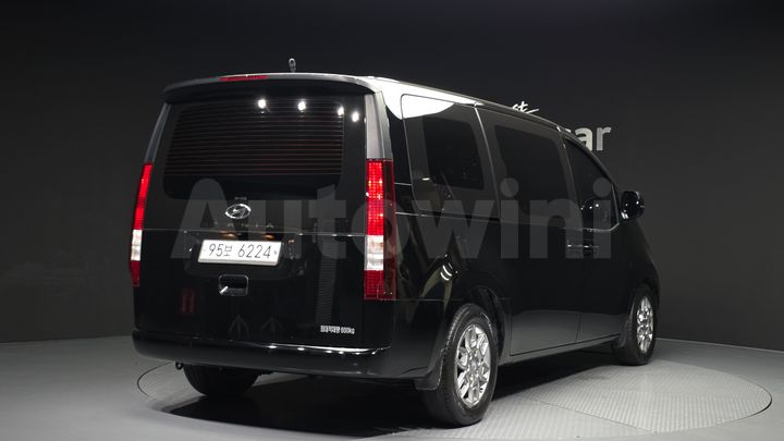 Hyundai Staria 2022 — 2
