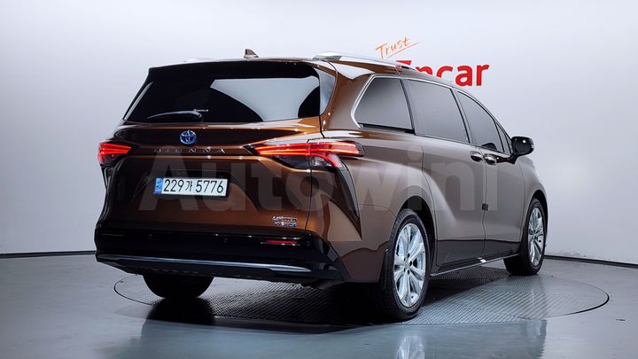 Toyota Sienna 2022 — 2