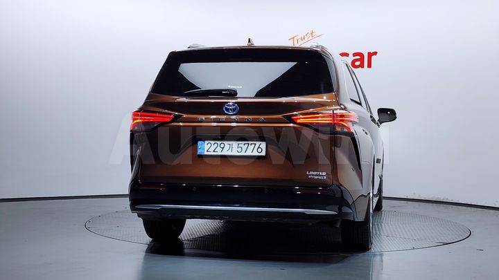 Toyota Sienna 2022 — 4