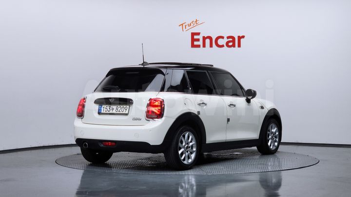 Mini Cooper 2021 — 3