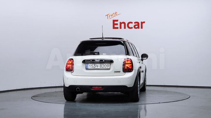 Mini Cooper 2021 — 5