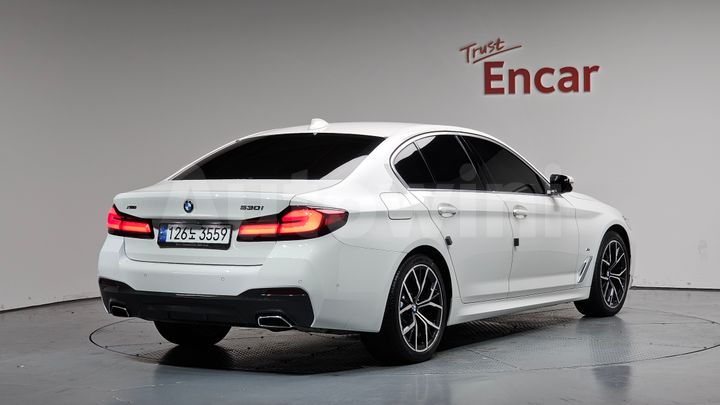 BMW 5 Series 2023 — 2