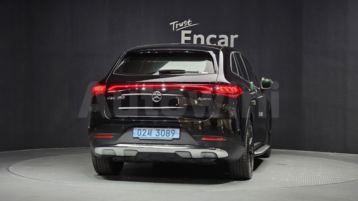 Mercedes-Benz EQE 2023 — 4