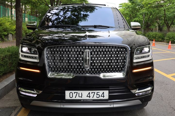 Lincoln Navigator 2019 5LMJJ3TTXKEL03262 — 4