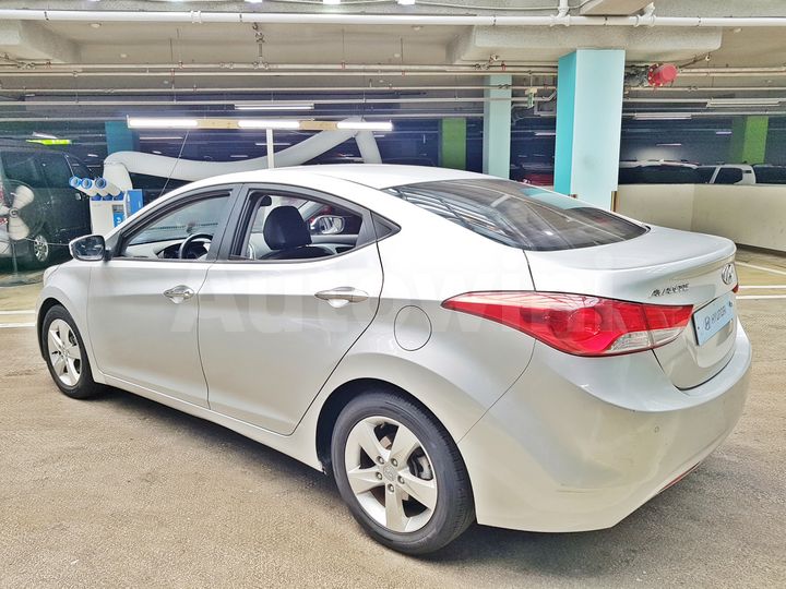Hyundai Avante 2012 — 5