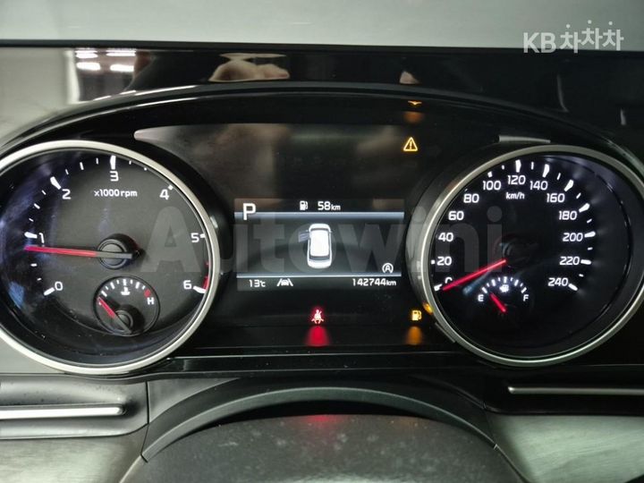 Kia Carnival 2021 KNANC81BBMS007402 — 5