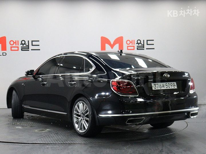 Kia K9 2021 KNAS2418DMS028030 — 3