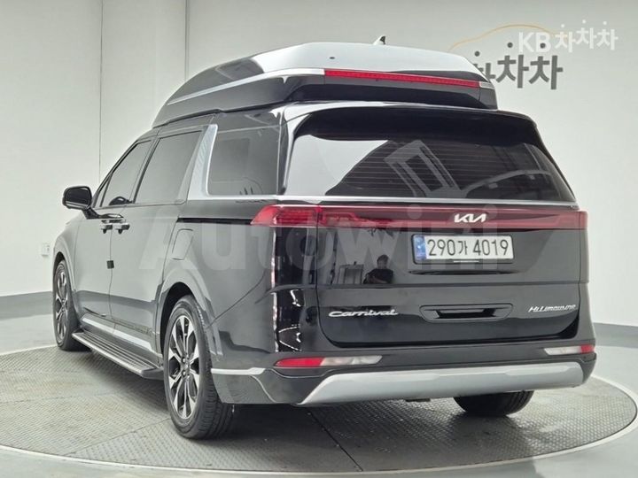 Kia Carnival 2021 KNANE813BMS120464 — 2
