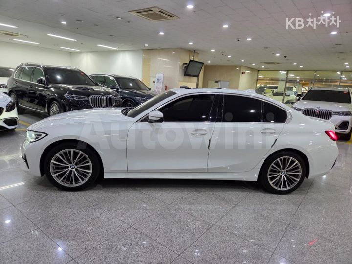 BMW 3 Series 2019 — 3