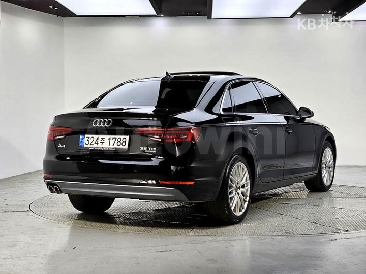 Audi A4 2018 WAUZZZF41JA181209 — 4