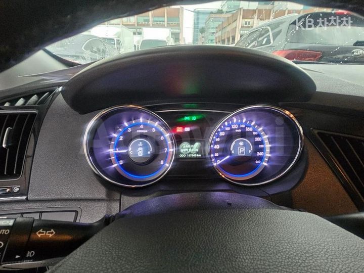Hyundai Sonata 2010 — 2