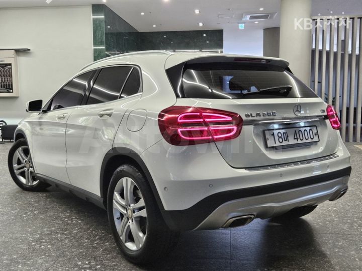 Mercedes Benz GLA Class 2015 — 2