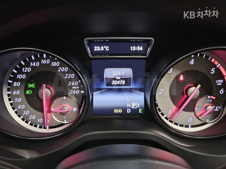 Mercedes Benz GLA Class 2015 — 5