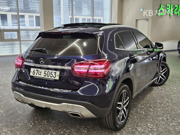 Mercedes Benz GLA Class 2019 — 2