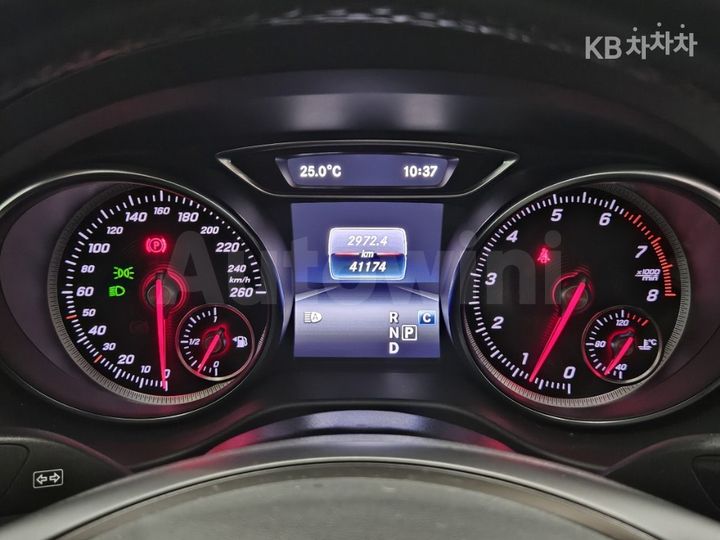 Mercedes Benz GLA Class 2019 — 5