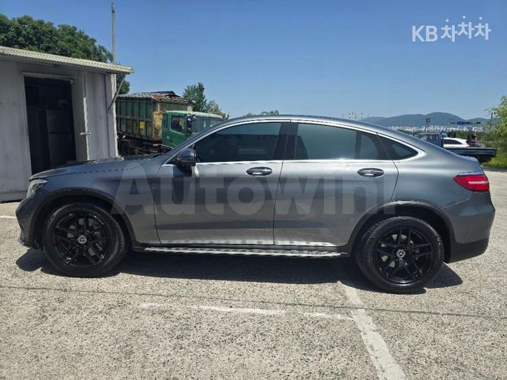 Mercedes Benz GLC Class 2018 — 4