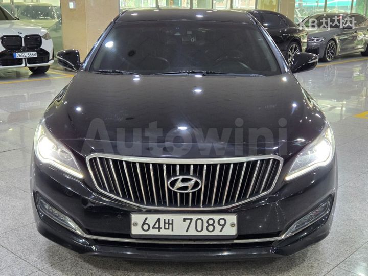 Hyundai Aslan 2015 — 2