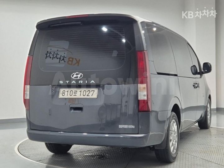 Hyundai Staria 2022 — 3