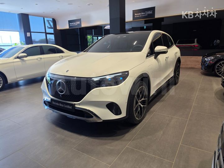 Mercedes Benz EQE