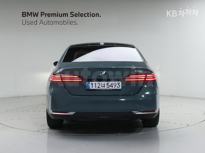 BMW 5 Series 2025 — 3