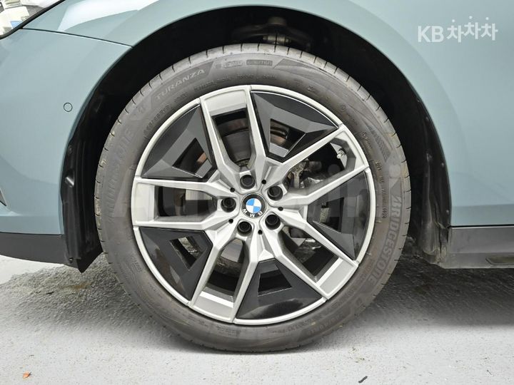 BMW 5 Series 2025 — 5