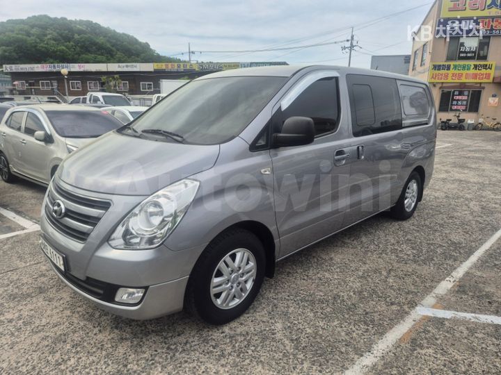 Hyundai Starex 2018 — 2