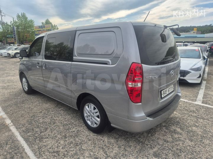 Hyundai Starex 2018 — 3