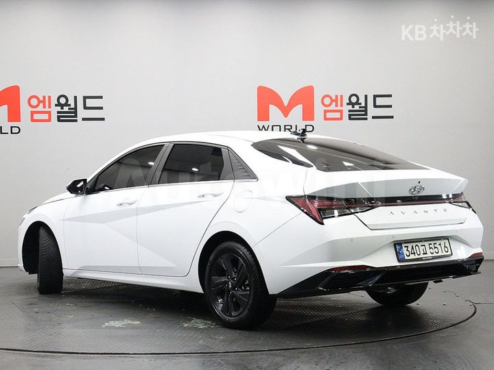 Hyundai Avante 2021 — 4