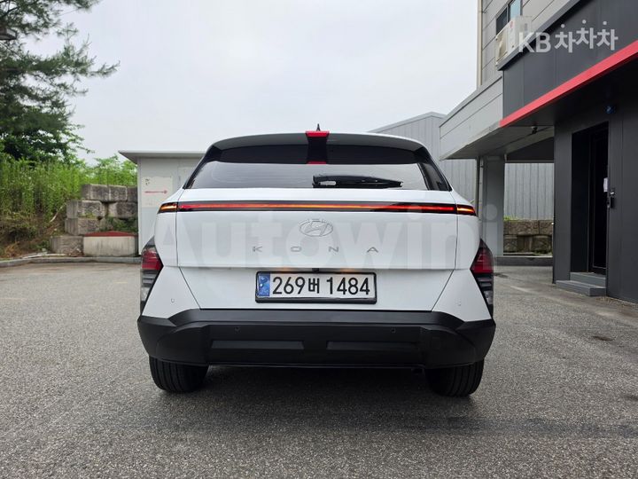 Hyundai Kona 2025 — 4