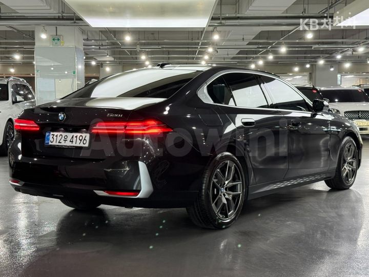 BMW 5 Series 2025 — 4