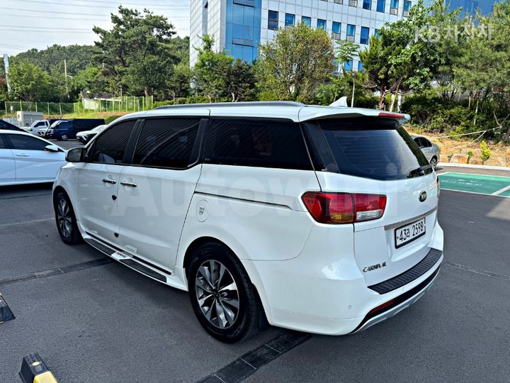 Kia Carnival 2015 KNAMB81ABFS006502 — 5