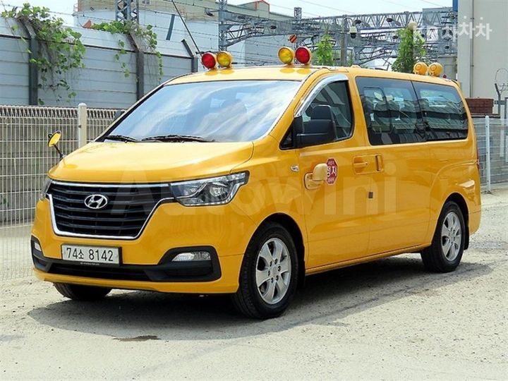 Hyundai Starex 2019 KMJWA37KBKU075736 — 2