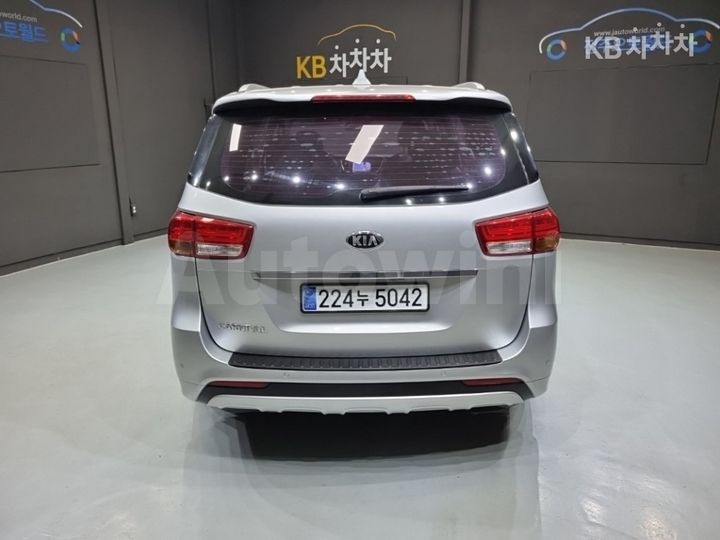 Kia Carnival 2016 KNAMB81ABGS237732 — 3